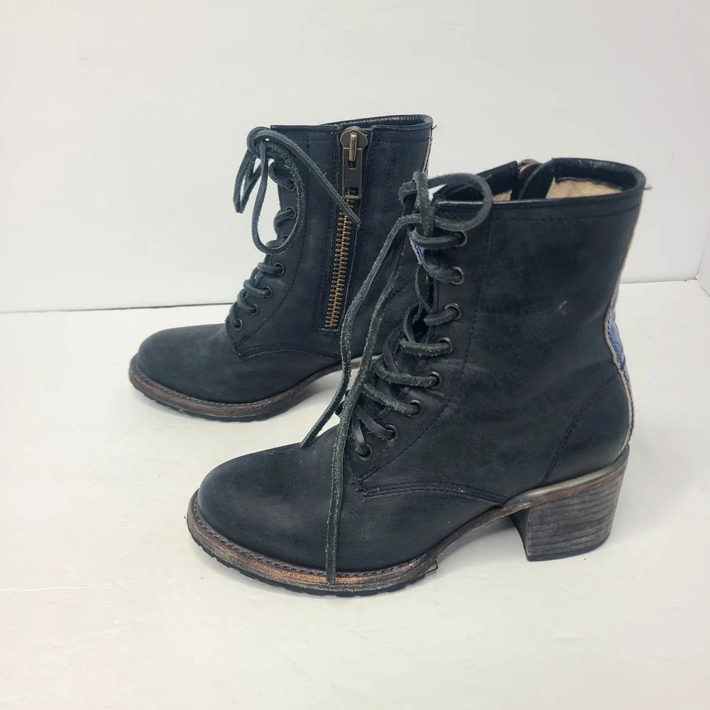 Freebird Cavalier Black Leather Blue Croc Embossed Booties Shoes Womens‎ 7